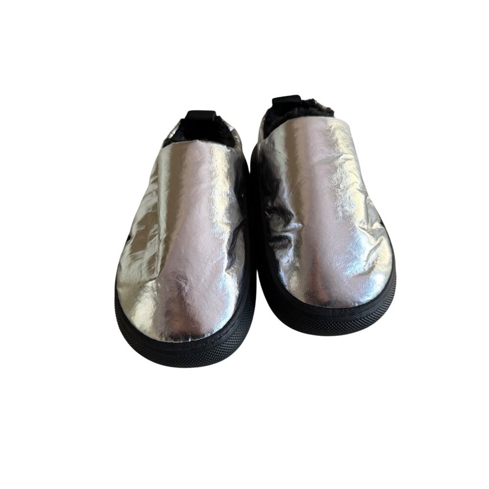 Free People Metallic Silver Slip-On Shoes Size 39 Black Fleece-Lined Casual